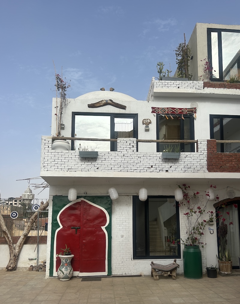 beautiful room for rent near giza pyramids in horse stables